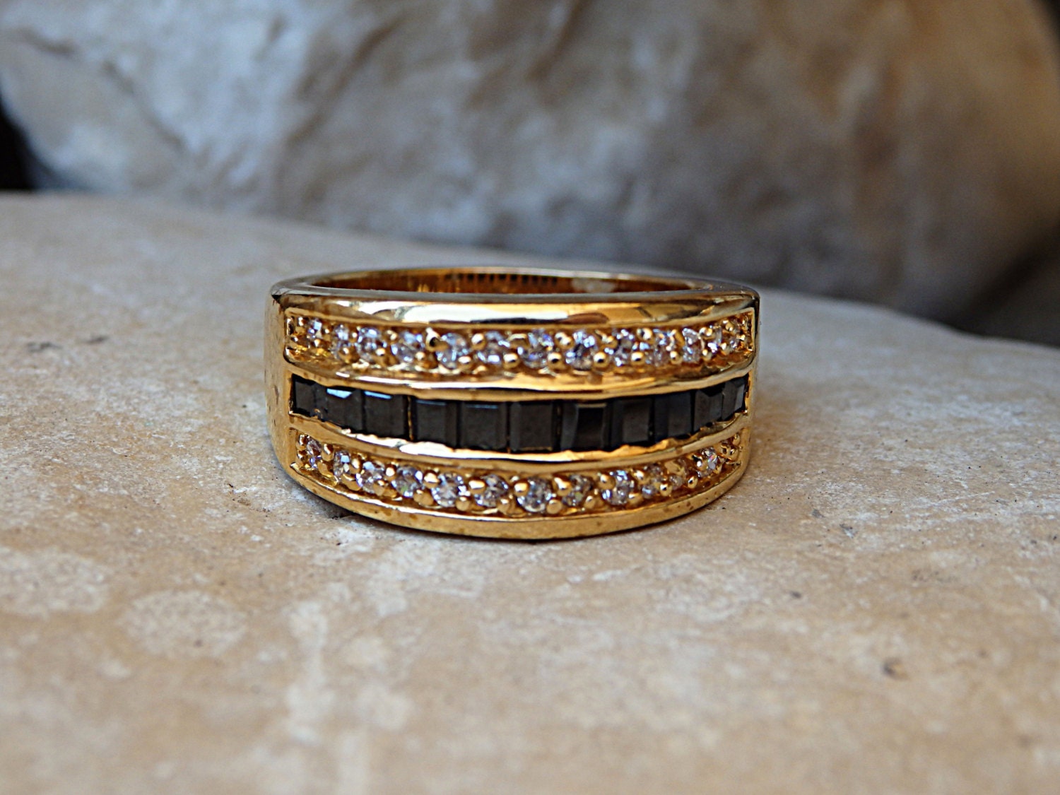 Gold Onyx Und Zirkonia Bandring, Goldfilled Goldband Mit Steinen, Schwarz-Weiß-Ring Für Frauen Band Gold Onyx Und Zirkonia Bandring, Goldfilled Goldband Mit Steinen, Schwarz-Weiß-Ring Für Frauen Band von rebekajewelry