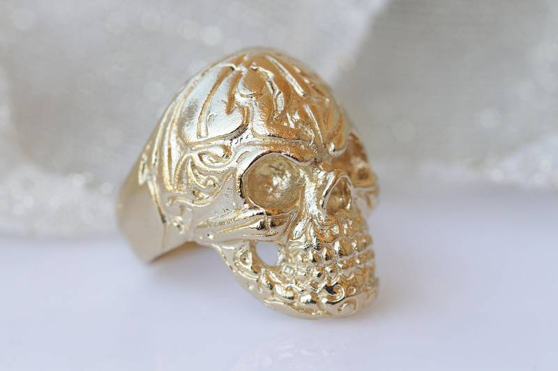Gold Skull Ring, Männer Schmuck, Massiver Ring, Gold Gefüllter Beängstigend Sugar Skull Totenkopf Statement Ring von rebekajewelry