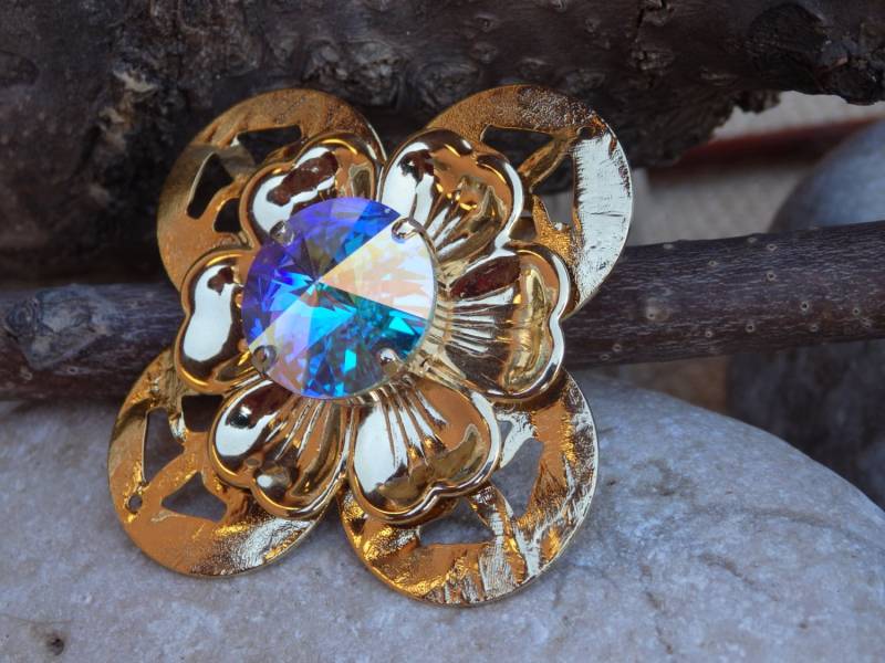 Goldblumenbrosche, Gold Überzogene Brosche, Ab Kristallblumenbrosche, Handgemachte Halo-Kristall-Ab-Brosche, Goldene Blumenbrosche, Frauenbrosche Goldblumenbrosche, Gold Überzogene Brosche, Ab Kristallblumenbrosche, Handgemachte Halo-Kristall-Ab-Brosche, Goldene Blumenbrosche, Frauenbrosche von rebekajewelry