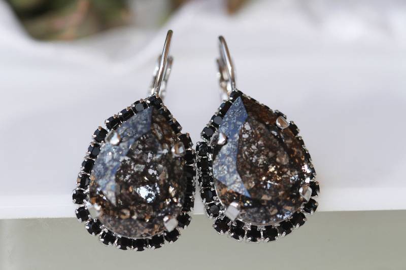 Rauchgraue Kristallohrringe Schwarzer Diamant Ohrringe von rebekajewelry