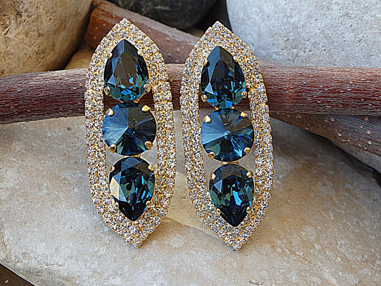 Große Ohrstecker. Navy Blau Gold Abend Ohrstecker . Montana Blaue Ohrringe. Dunkelblaue Cocktail Marine Ohrringe von rebekajewelry