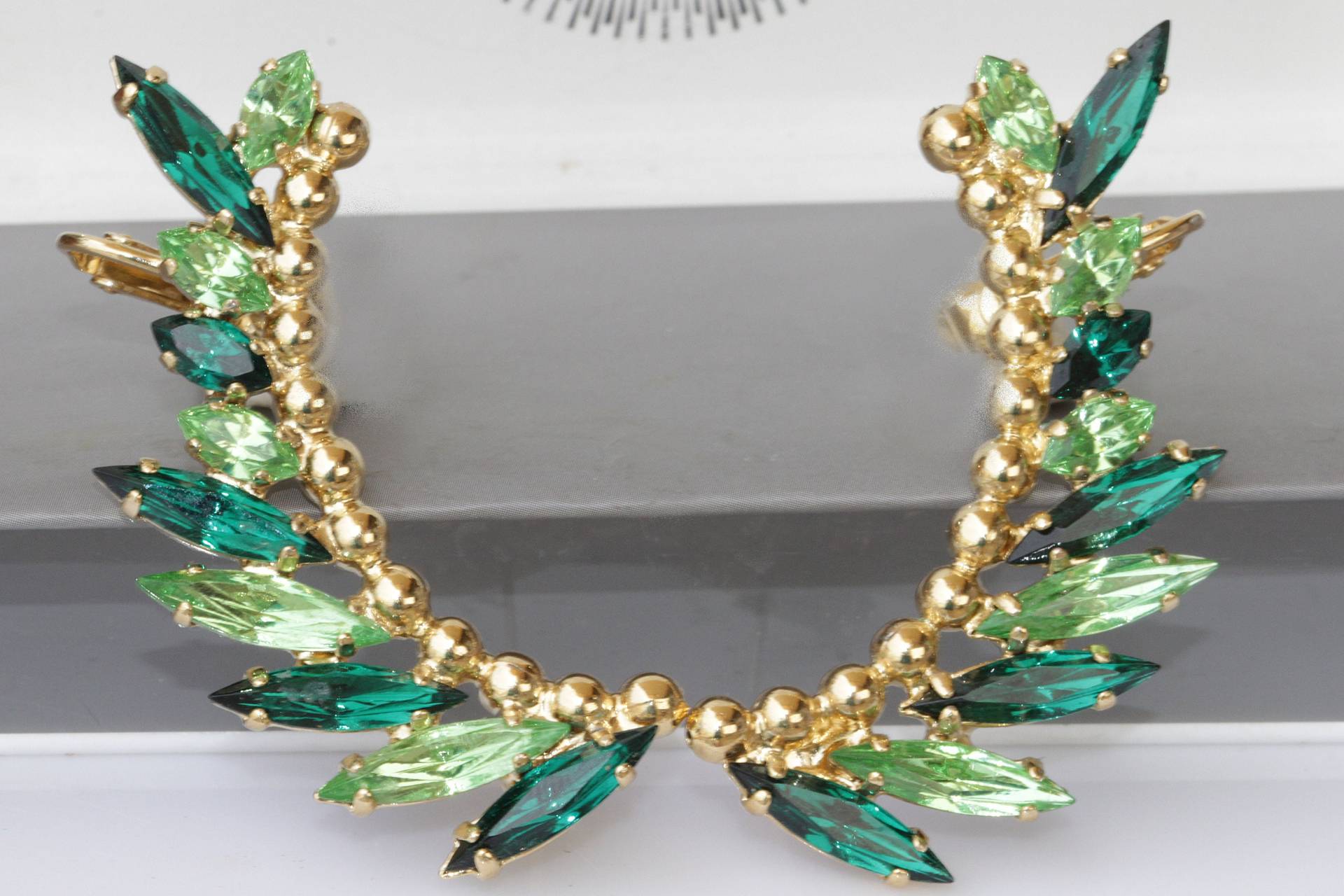 Grüne Ohrstecker, Ohrringe, Peridot Grün Kristall Ohr Krabbler, Hochzeitsgeschenk, Geschenk Für Sie von rebekajewelry