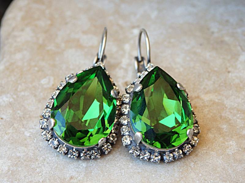 Grüne Ohrringe. Olivgrüne Tropfen Braut Strass Grün Ohrringe, Antikes Silber Grüne Brisur-Ohrringe Grüne Ohrringe. Olivgrüne Tropfen Braut Strass Grün Ohrringe, Antikes Silber Grüne Brisur-Ohrringe von rebekajewelry