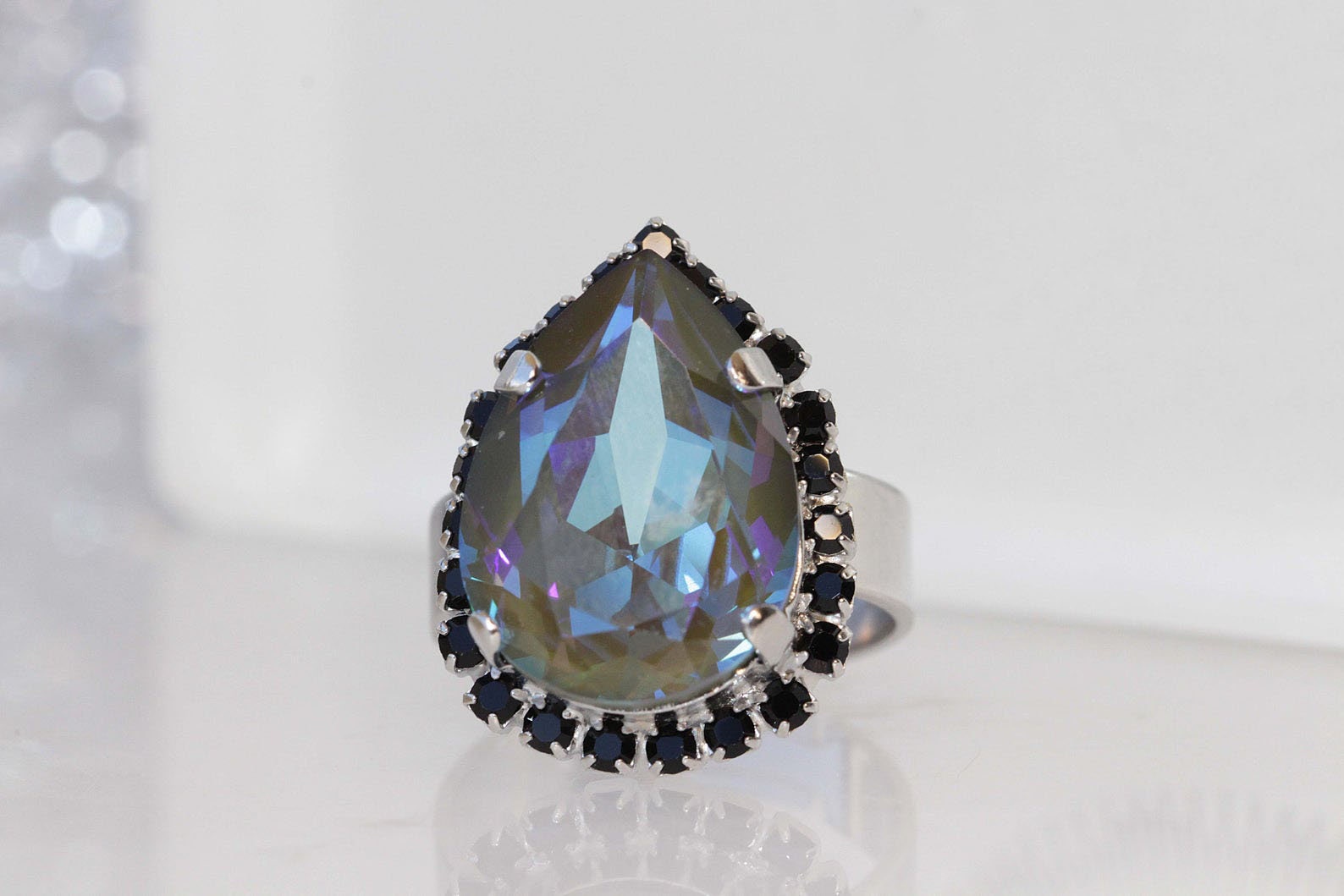 Schwarzer Tropfen Kristall Ring Boho Cocktail Schmuck von rebekajewelry