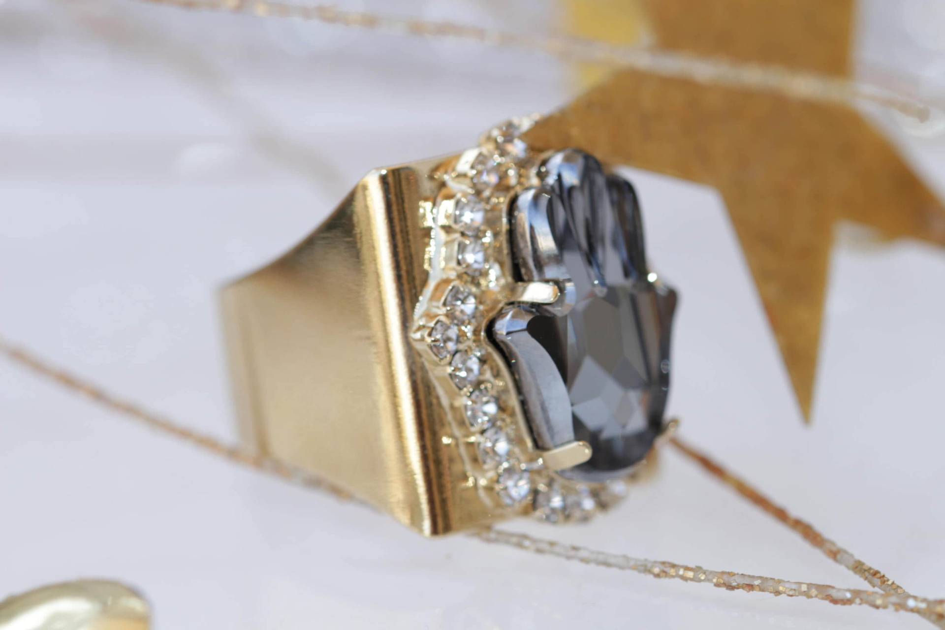 Vergoldeter Hamsa Ring Graue Kristall Hand Der Fatima Ring von rebekajewelry