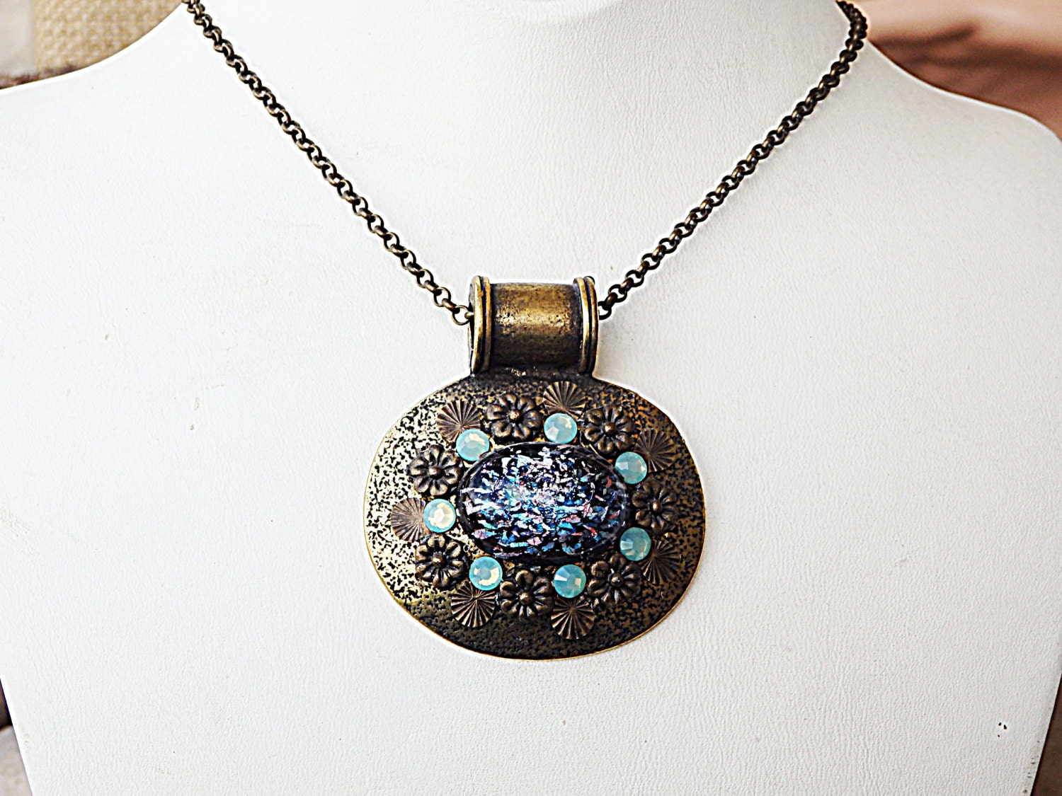 Handgefertigte Halskette, Messing Vintage Anhänger, Boho Anhänger Türkis Blau Opal Glaskette, Schmuck, Geschenk Für Sie von rebekajewelry