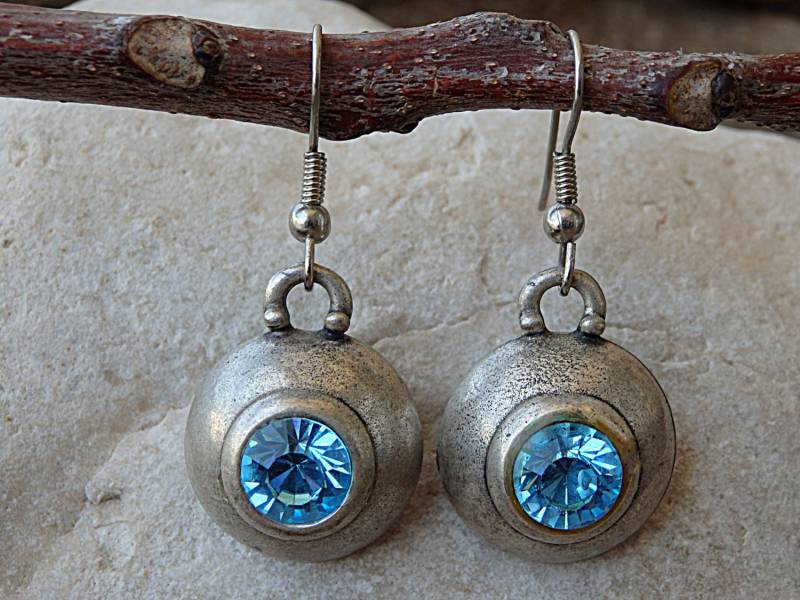 Hellblaue Strass Ohrringe. Halo Blauer Edelstein Aquamarin Kristall Abgerundete Hängeohrringe. Silberne Ohrringe von rebekajewelry