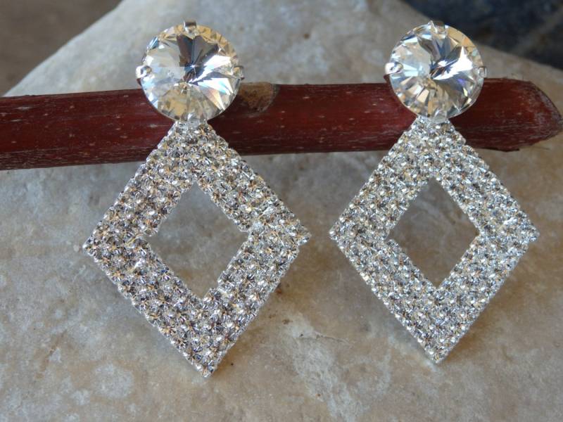 Hochzeit Kristall Ohrringe. Elegante Ohrstecker. Brautschmuck. Brautjungfer Geschenk. Weiße Halo Silberne Hochzeit Kristall Ohrringe. Elegante Ohrstecker. Brautschmuck. Brautjungfer Geschenk. Weiße Halo Silberne von rebekajewelry