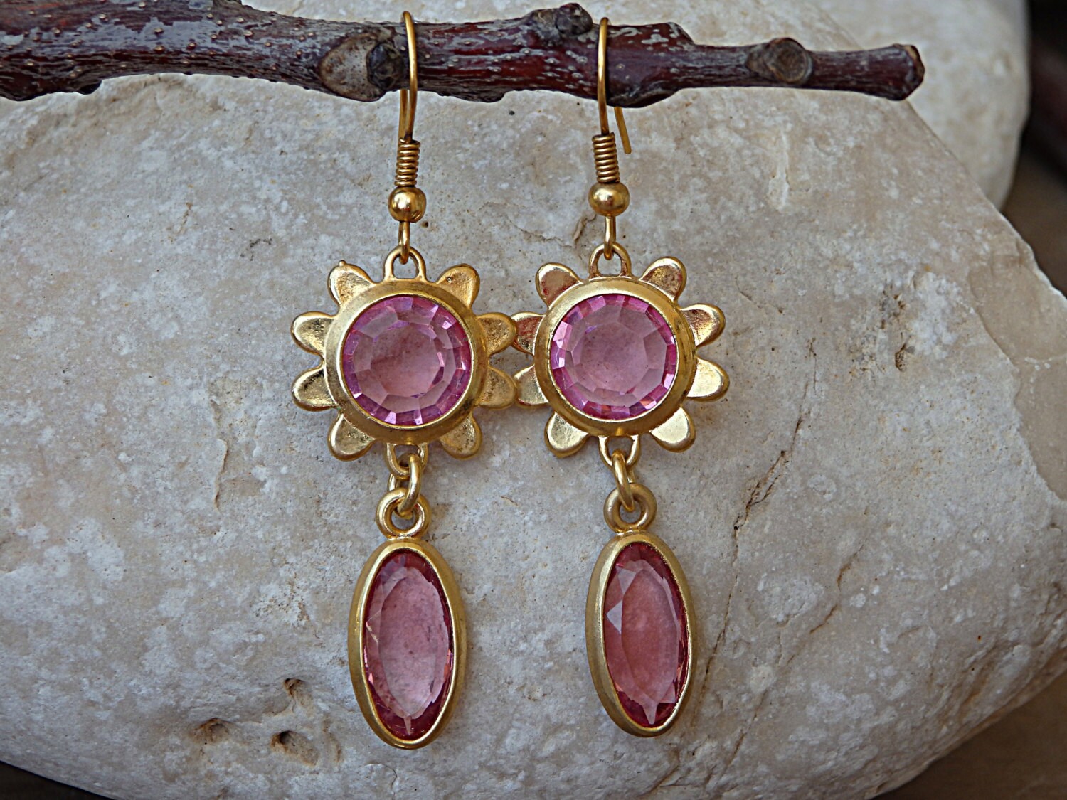 Hochzeit Rosa Kristall Ohrringe. Brautjungfer Geschenk. Gold Fuchsia Blume Schmuck. Geschenk Für Frau Frau von rebekajewelry