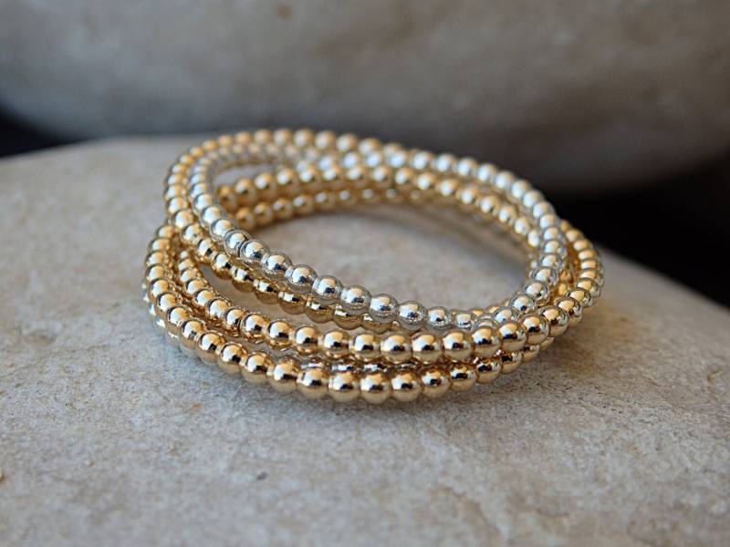 Sterling Silber & Gold Filled Stapelringe - Fünf Band Set von rebekajewelry