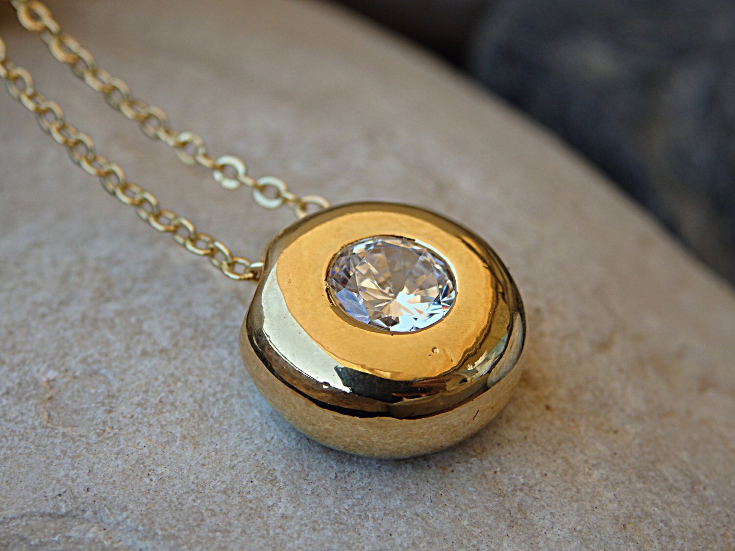 Gold Filled Kristall-Anhänger-Halskette, Klarer Edelstein von rebekajewelry