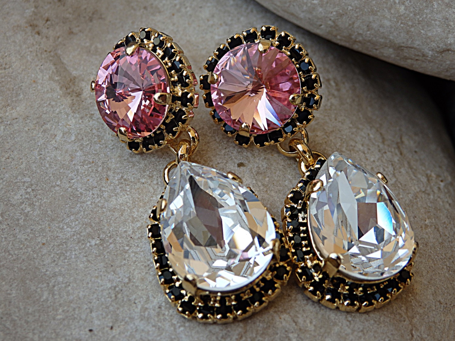 Klare Rosa Kronleuchter Ohrringe, Gold Schwarze Hochzeitsschmuck Für Braut, Brautjungfer Ohrringe Geschenk. Teardrop Ohrringe von rebekajewelry