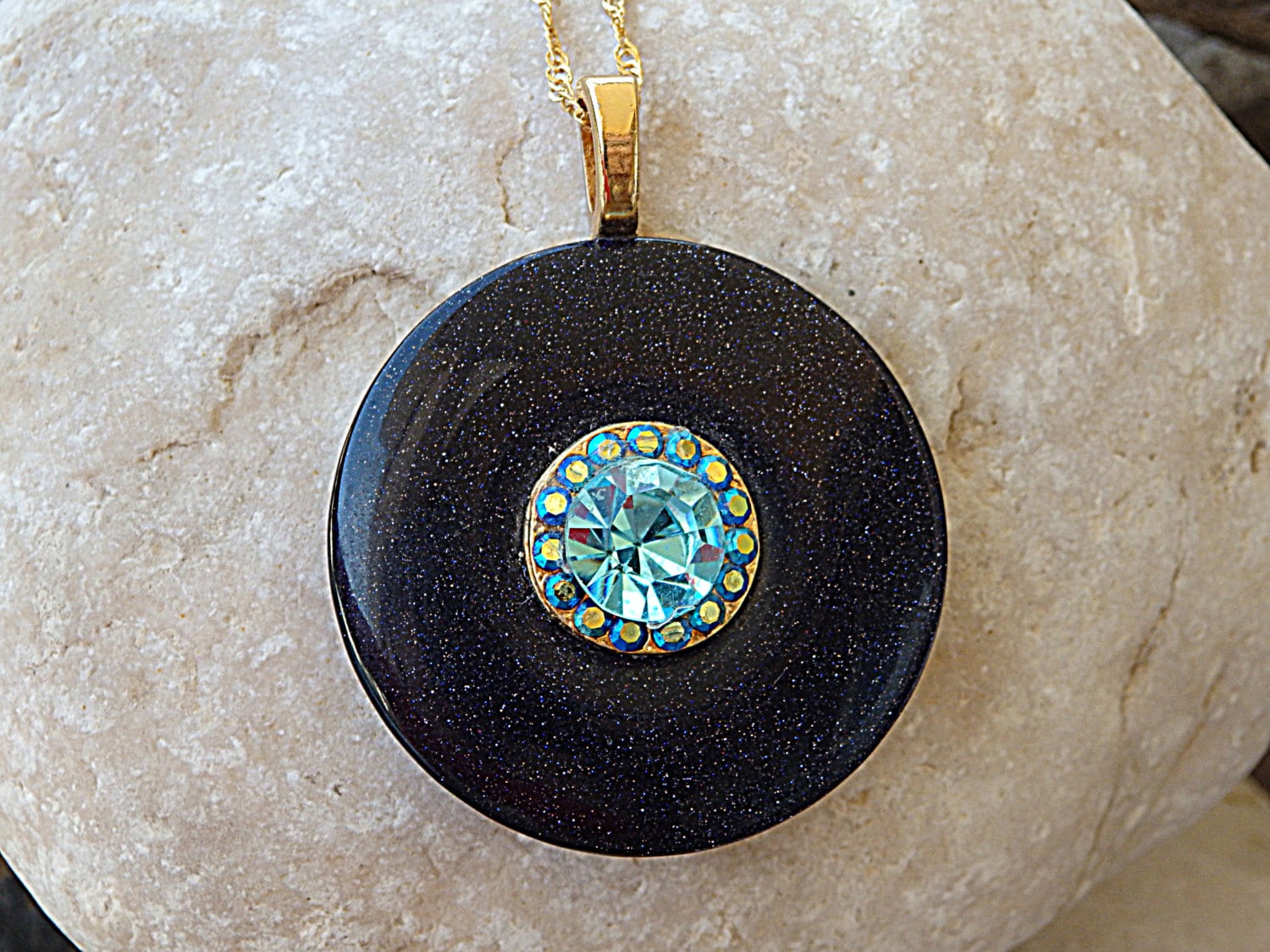 Kuppel Halskette, Blau Und Sandstein Echte Stein Natürliche Frauen Schmuck Geschenkideen Für Sie Kuppel Halskette, Blau Und Sandstein Echte Stein Natürliche Frauen Schmuck Geschenkideen Für Sie von rebekajewelry