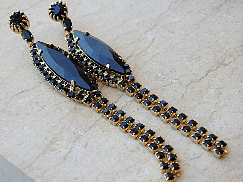 Schwarze Kristallohrringe Lange Quastenohrringe von rebekajewelry