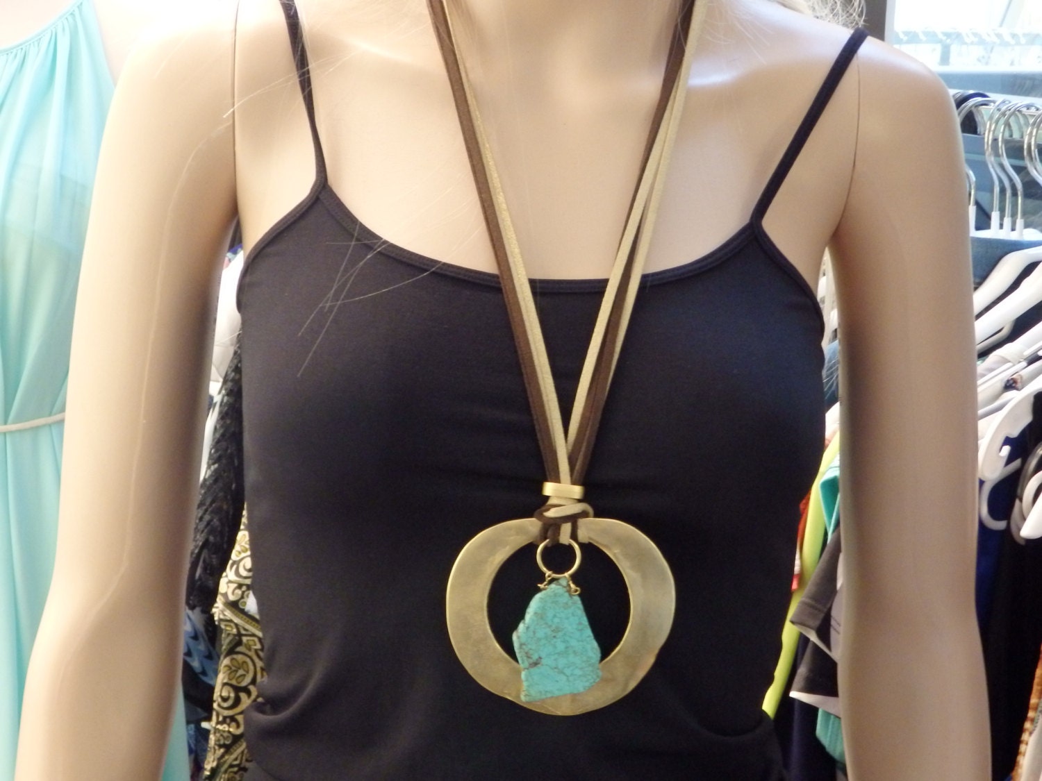 Leder Statement Halskette, Türkis Halskette, Lange Lederschmuck, Goldkette, Kordelkette, Anhänger von rebekajewelry