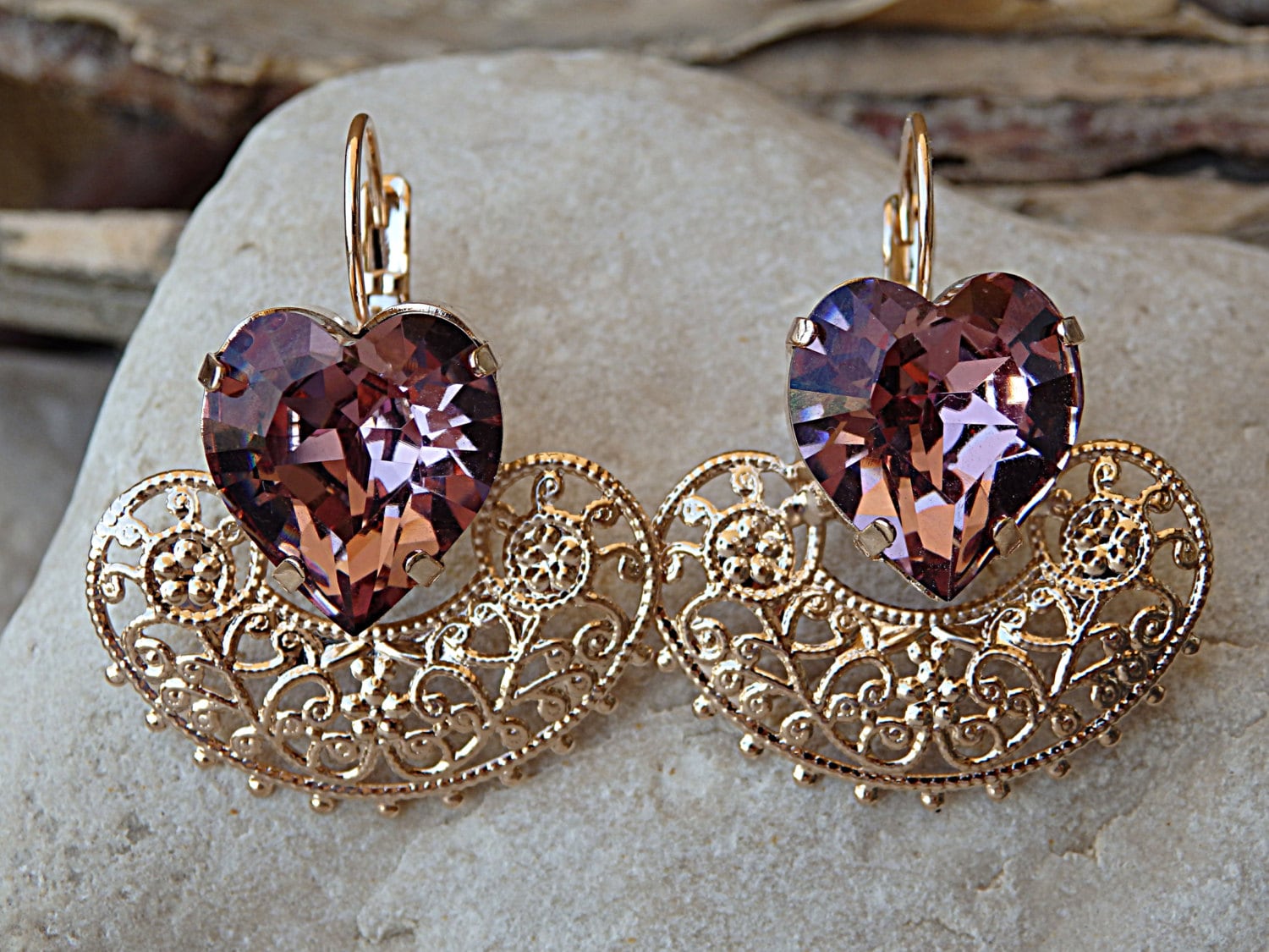 Lila Kristall Herz Ohrringe Rose Vergoldete Ohrringe von rebekajewelry