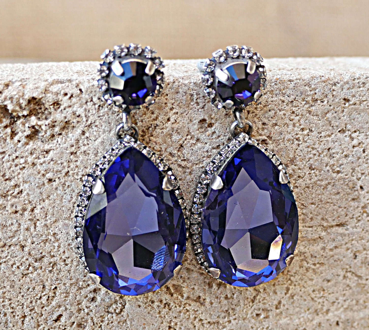 Lila Kronleuchter Ohrringe, Mutter Der Braut Schmuck Geschenk, Strass Brautjungfer Halo Ohrringe von rebekajewelry