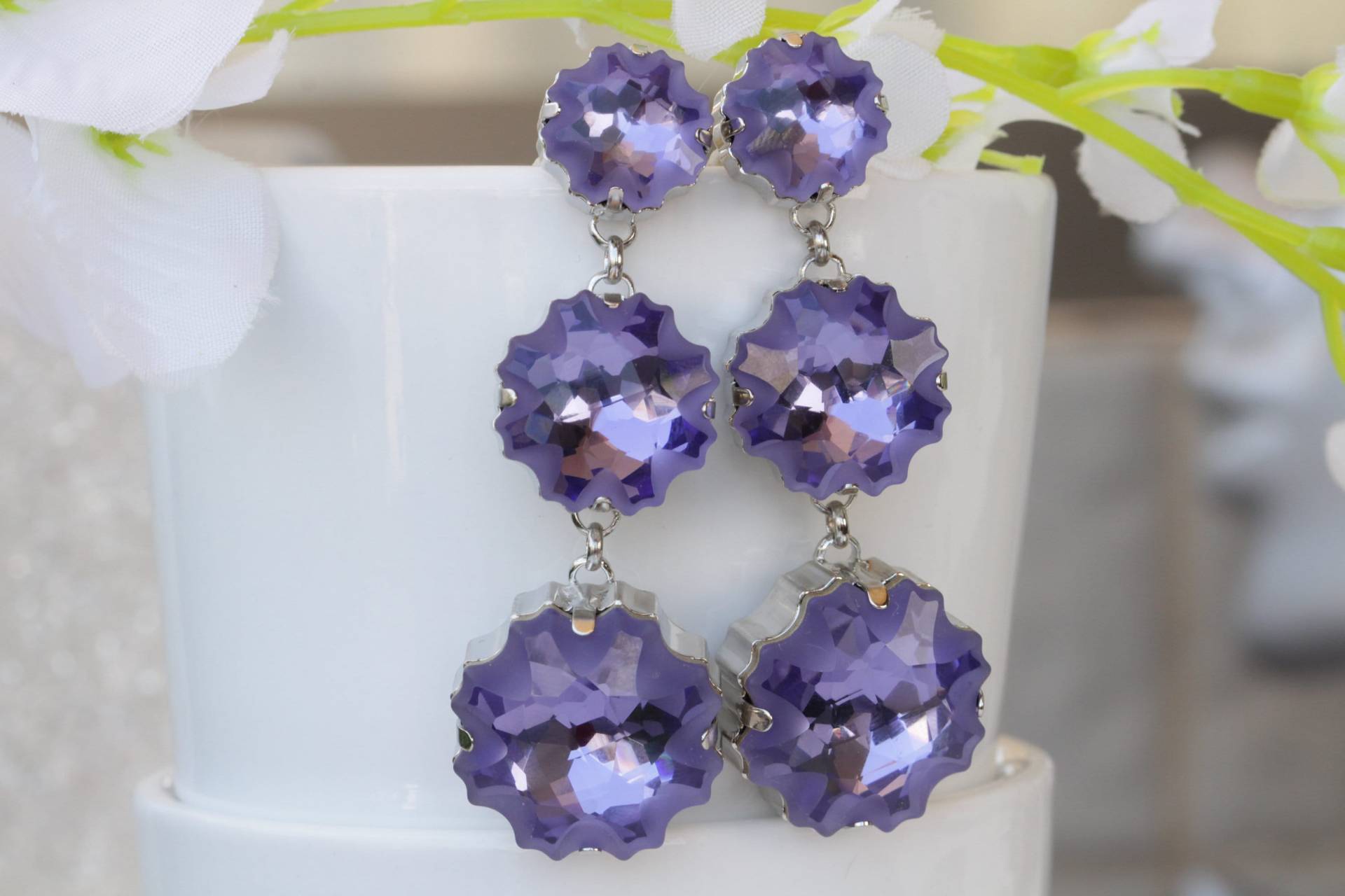 Lila Ohrringe, Lila Kronleuchter Light Amethyst Crystal, Frau Lange Kronleuchter, Formeller Schmuck, Handgemacht von rebekajewelry