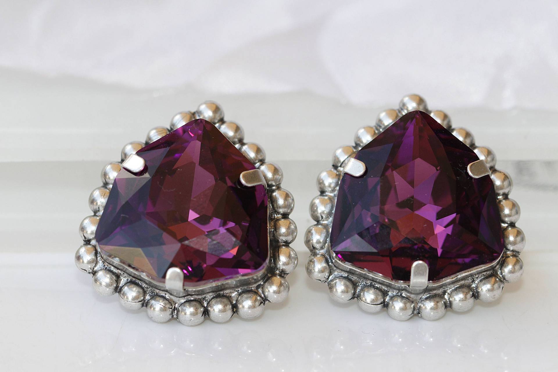 Lila Ohrringe, Ohrclips, Hochzeit Frau Amethyst Große Dreifach Ohrringe von rebekajewelry