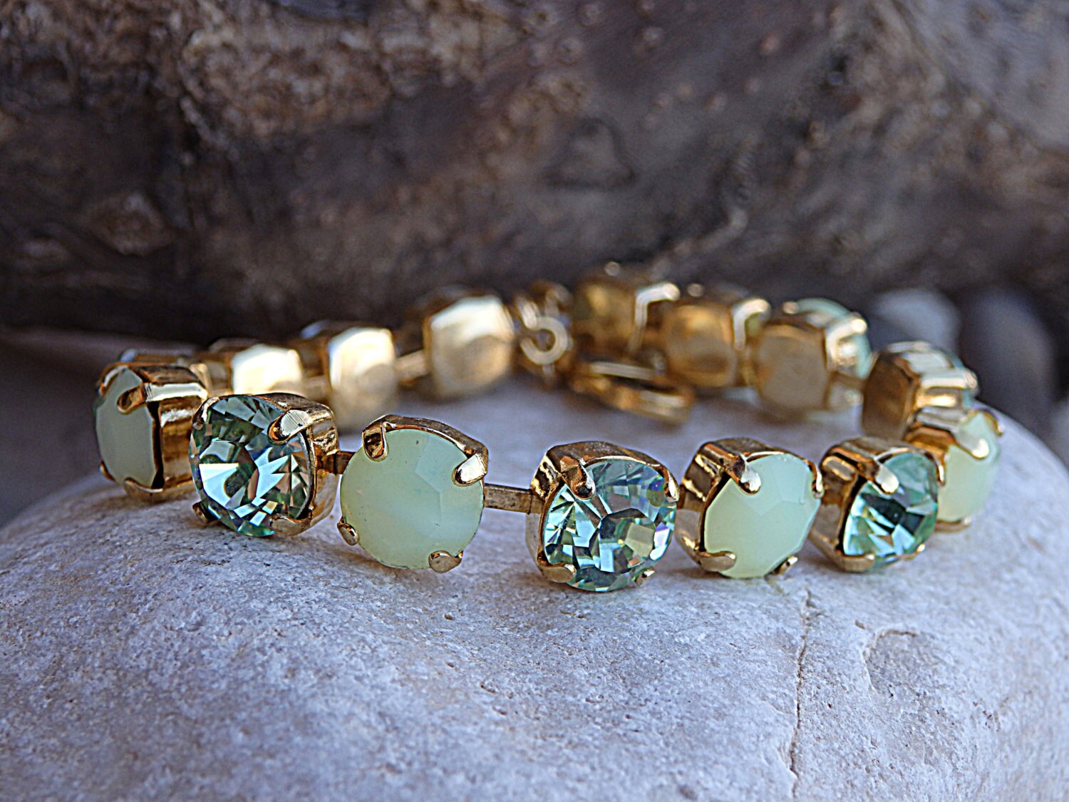 Mint Peridot Kristall Tennis Armband, Vergoldeter Brautschmuck von rebekajewelry