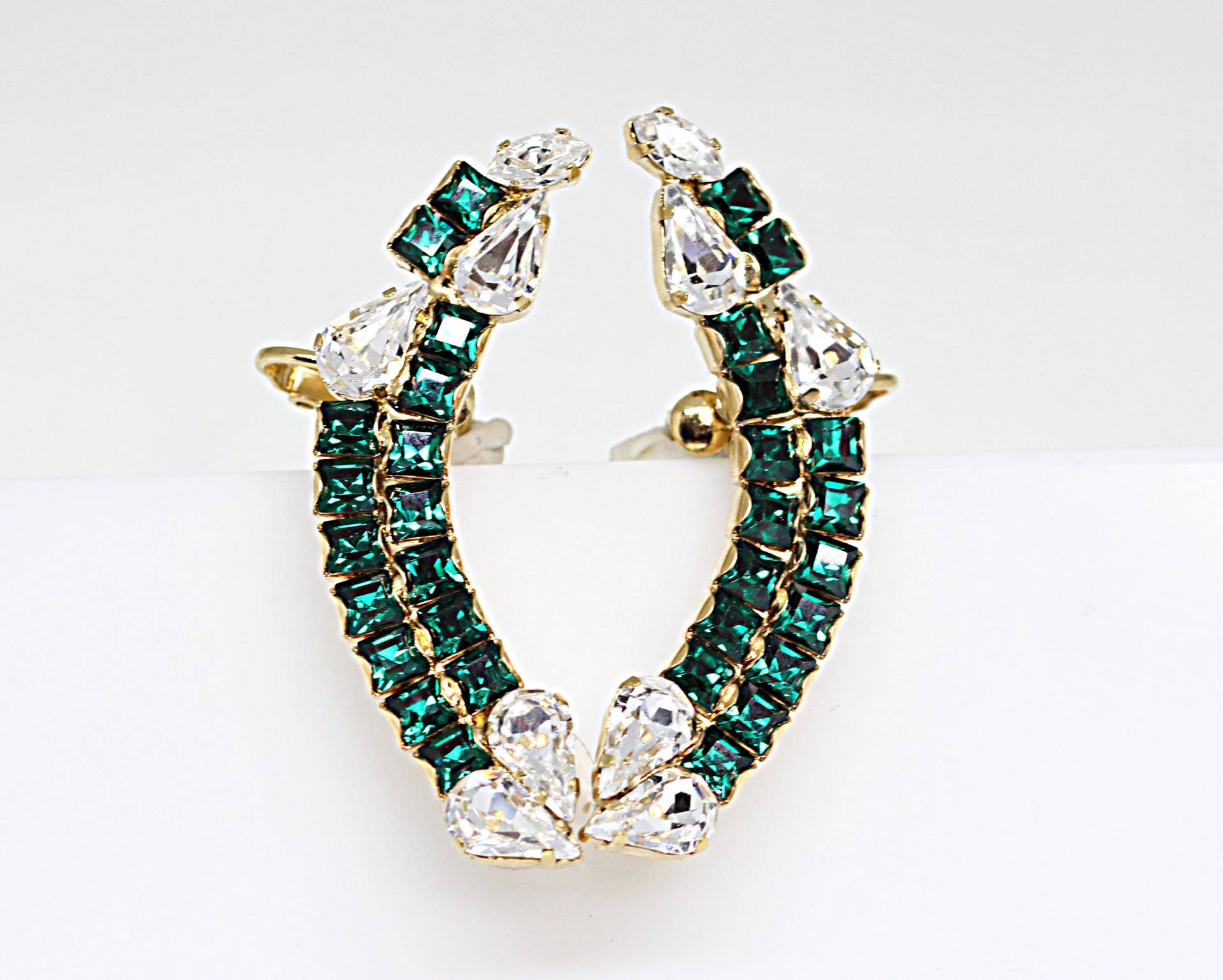 Ohr Kletterer Ohrringe, Krabbel Manschette Ohrringe, Grüne Trending Ohrringe, Smaragd Ohrringe. Statement Ohrringe von rebekajewelry