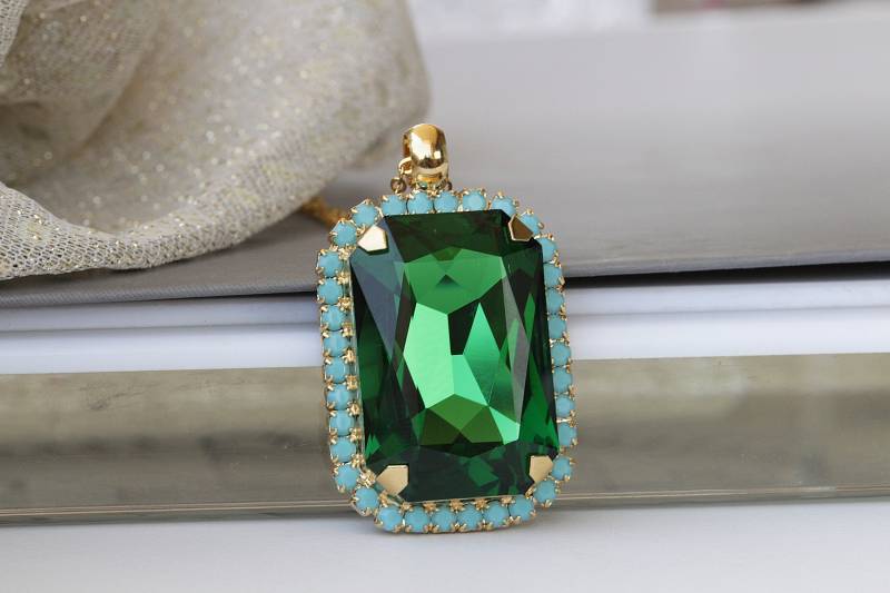 Olive Grüne Kette, Art-Deco-Halskette, Rechteck Anhänger, Kristallschmuck, Mutter Der Braut Geschenk, Grün Hochzeitsgeschenk, Grün-Blau-Halskette von rebekajewelry
