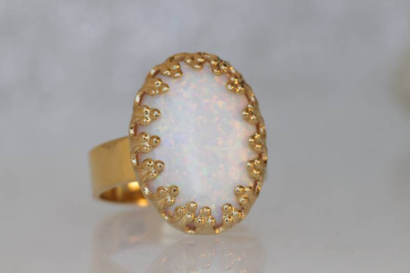Opal Goldring, Edelsteinring, Großer Weißer Opalring, Oktober Geburtsstein, Weiß Verstellbarer Ring, Opalschmuck, Weiblicher Opalring von rebekajewelry