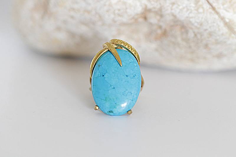 Oval Türkis Ring, Edelstein Blau Stein Lünette Einzigartiger Schmuck, Frauen Geschenk, Gemacht Mit Liebe, Großer Und Gold von rebekajewelry