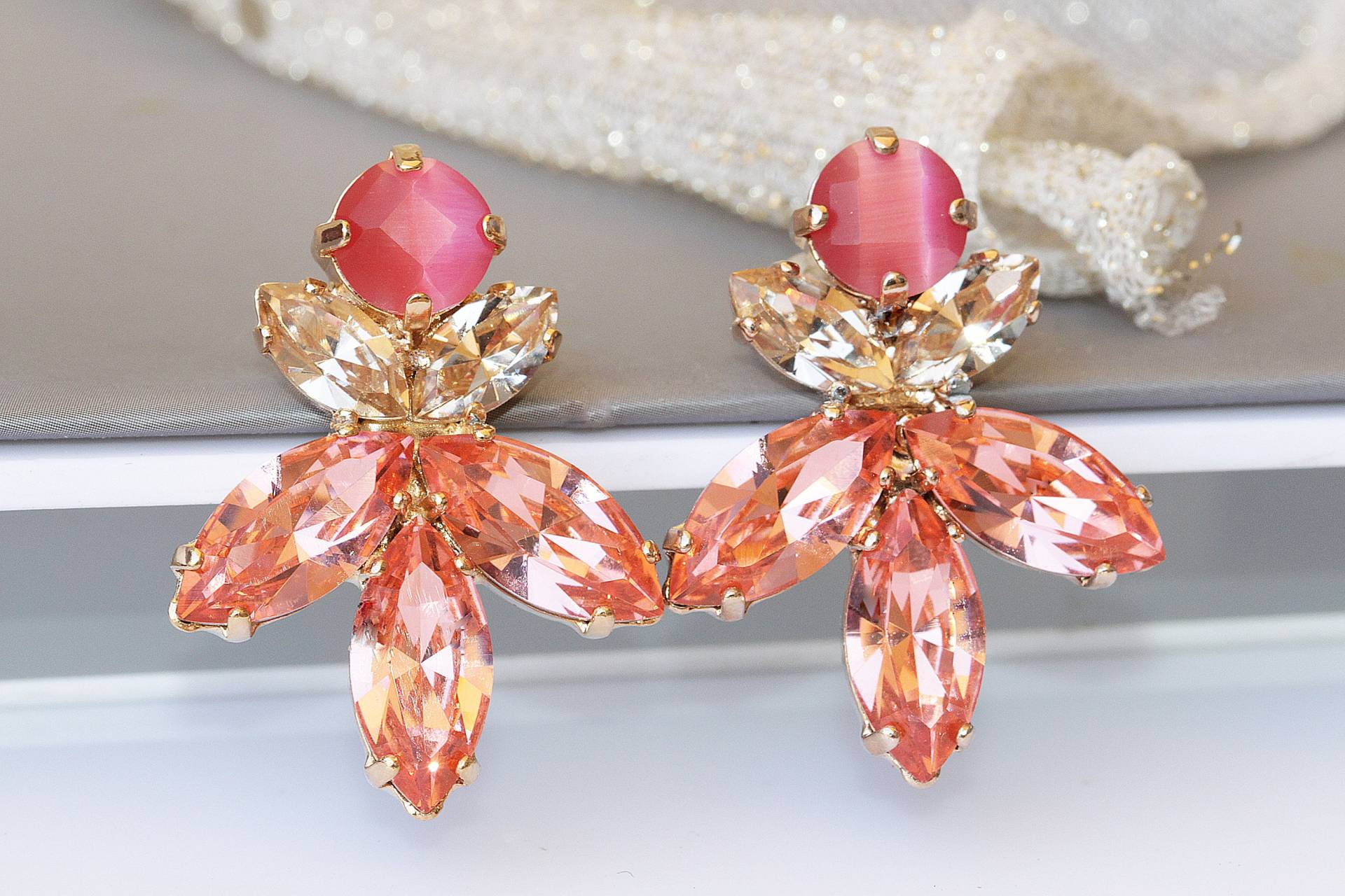 Peach Large Studs, Ohrringe, Mehrfarbige Blush Pink Brautjungfer Sommer Kristall Ohrringe, Cluster Ohrringe von rebekajewelry