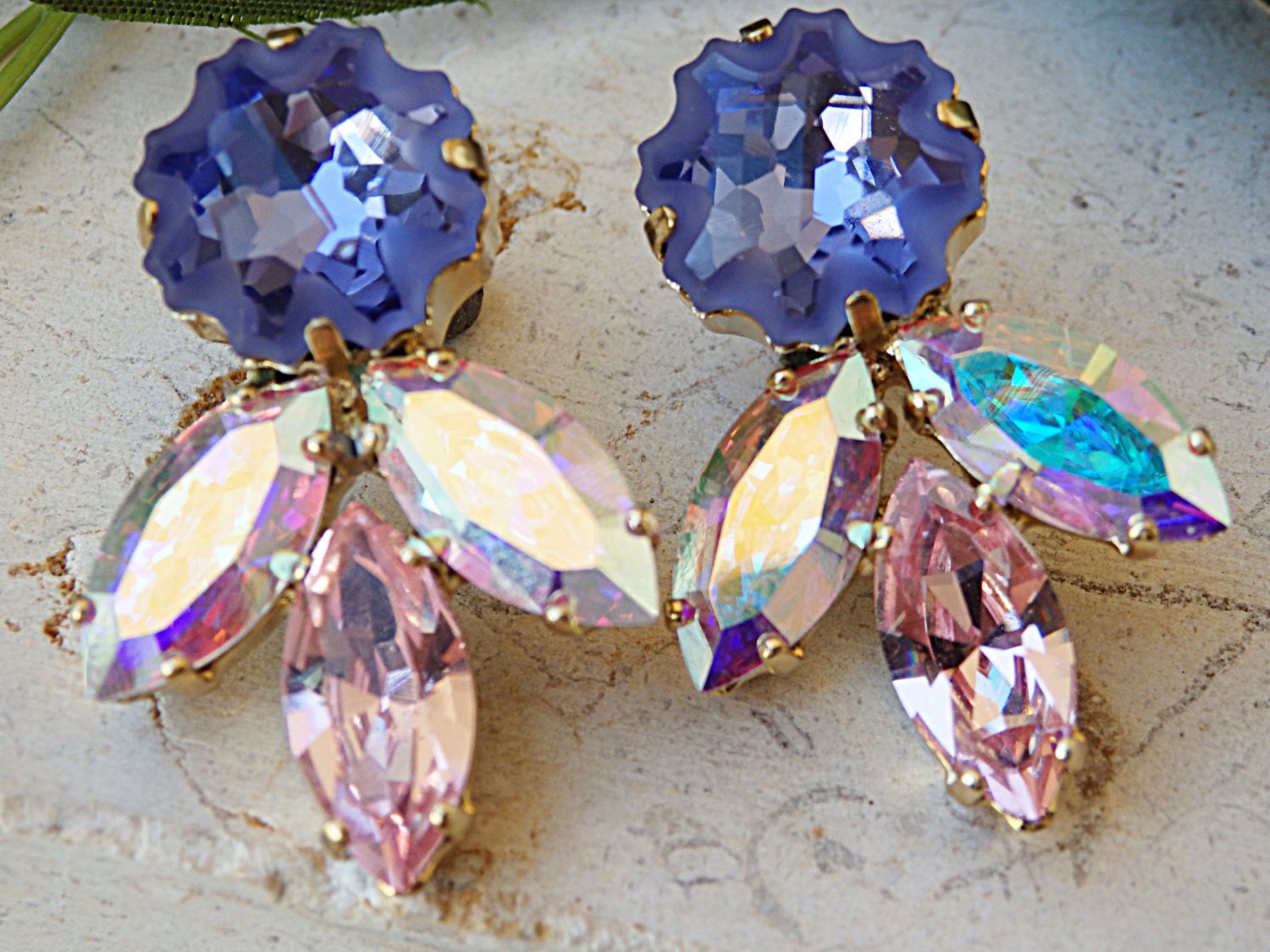 Rosa Lila Kristallohrringe Brautparty Schmuck von rebekajewelry