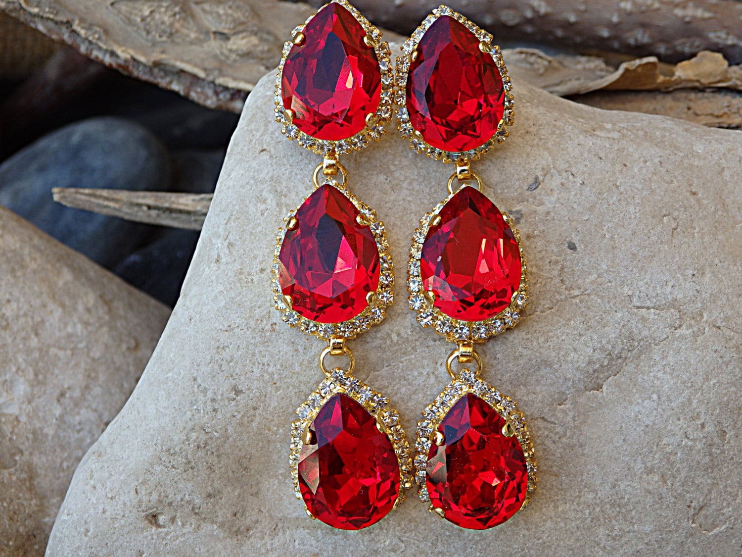 Rubin Kronleuchter Ohrringe, Rote Lange Ohrringe. Statement Abend Roter Schmuck. Ohrringe Mit Rotem Rubin. Brautjungfer Dreifach Rubin Kronleuchter Ohrringe, Rote Lange Ohrringe. Statement Abend Roter Schmuck. Ohrringe Mit Rotem Rubin. Brautjungfer Dreifach von rebekajewelry