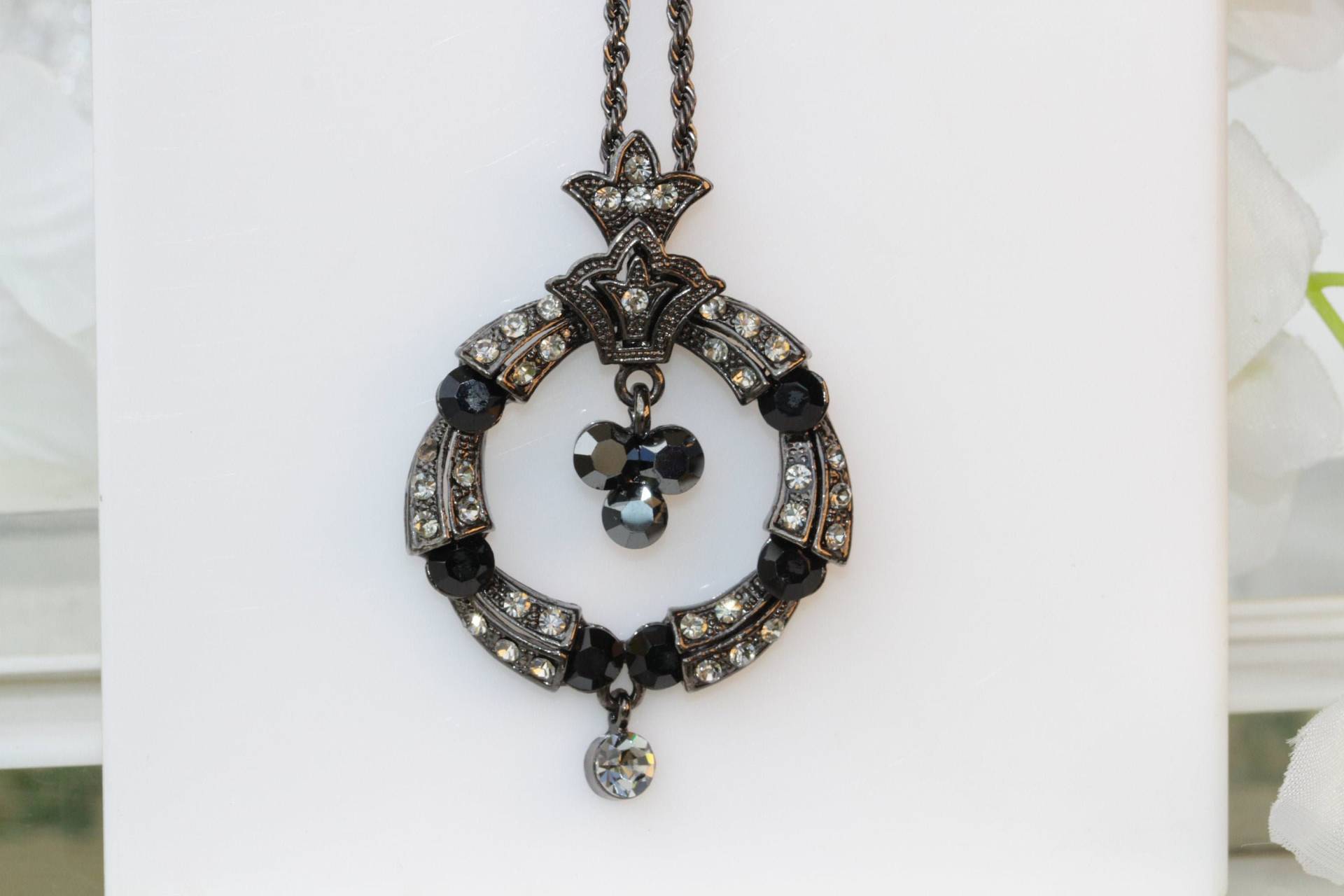 Schwarzer Kristall Statement Kette Vintage Strass Anhänger, Abend Schmuck von rebekajewelry