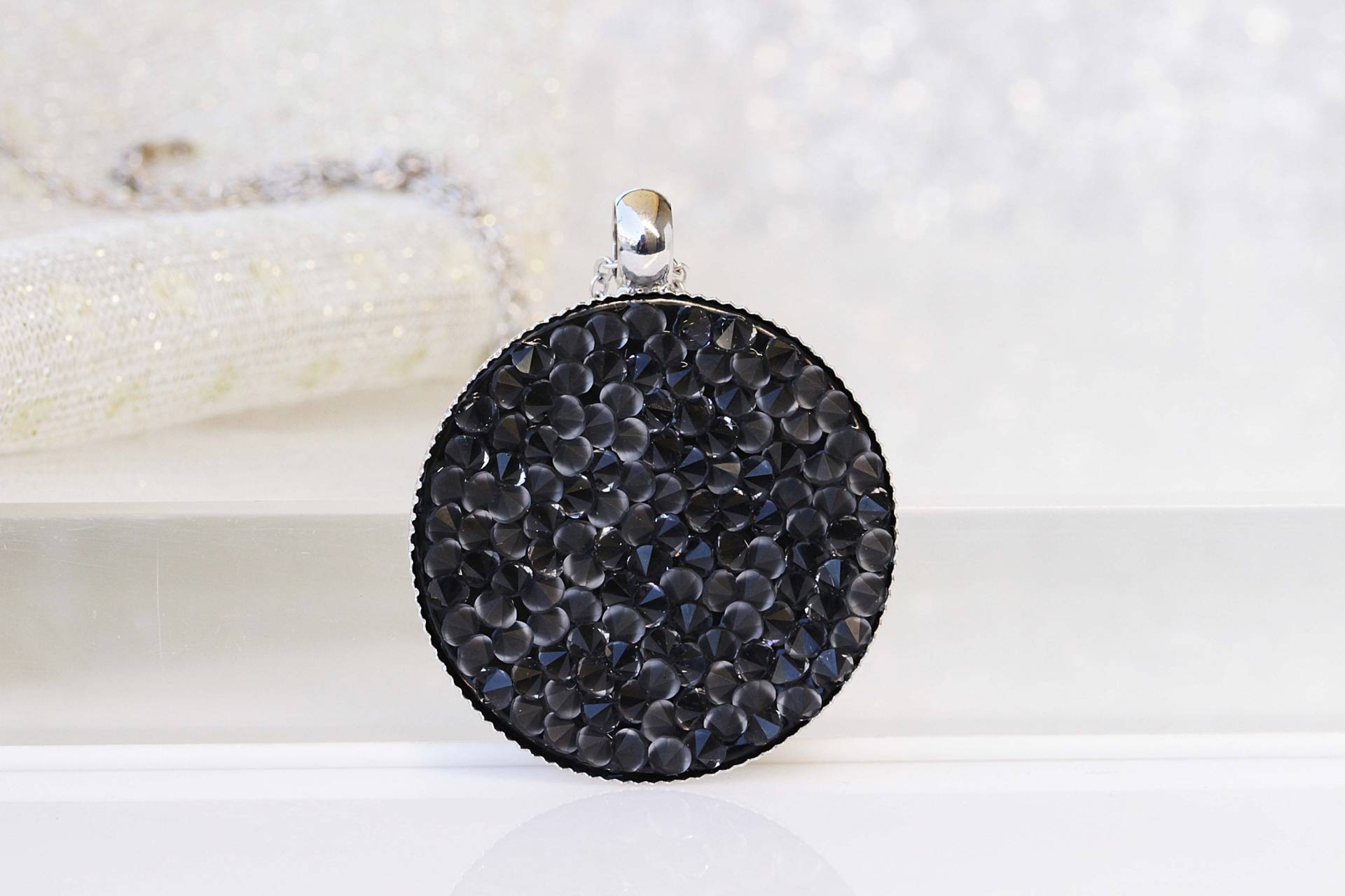 Schwarze Halskette, Runde Halskette, Kristallhalskette, Geschenk Für Sie, Disc-Halskette, Crystal Rock-Anhänger, Boho-Halskette, Silber Schwarz von rebekajewelry