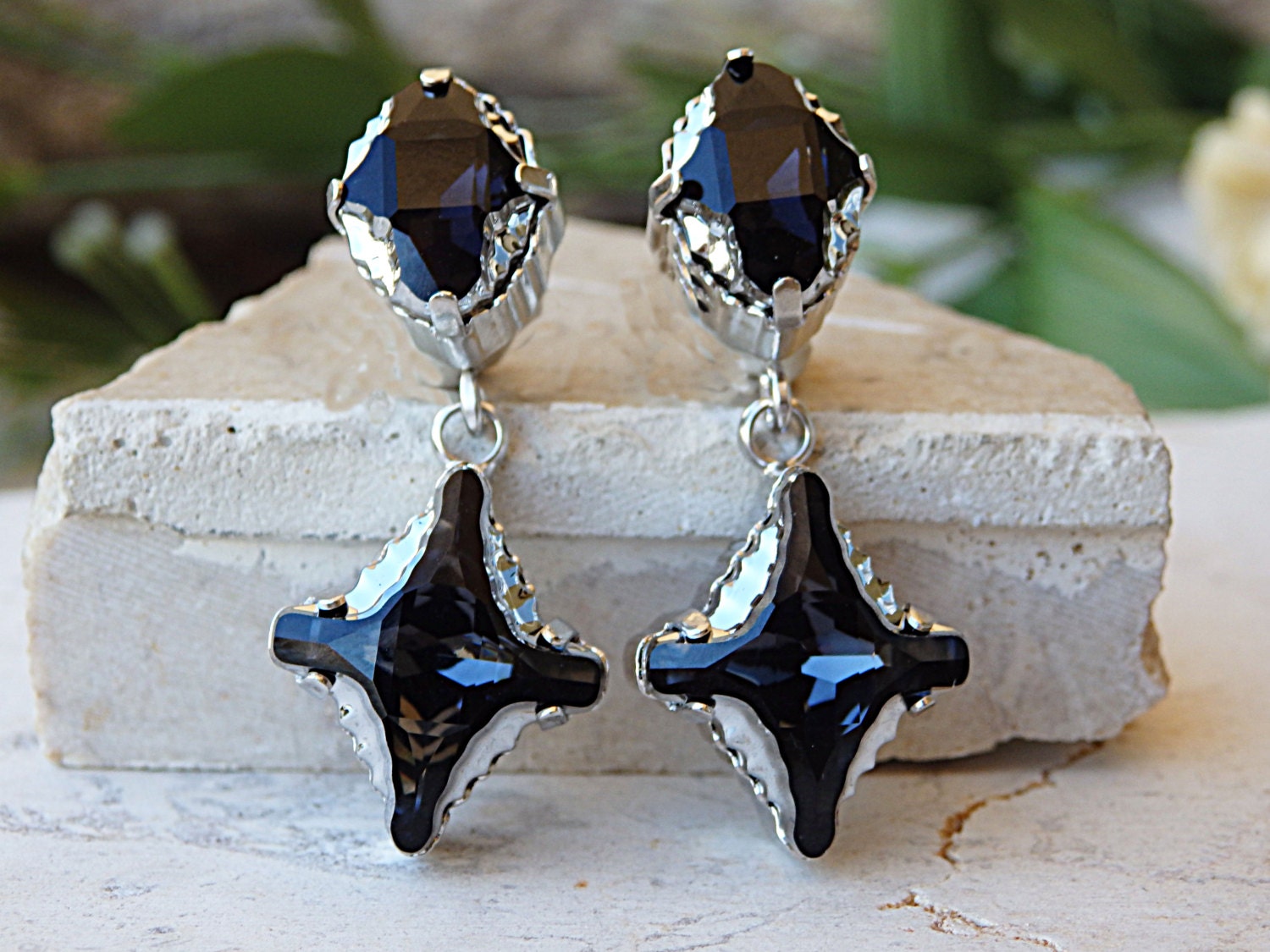 Schwarze Ohrringe, Kristallohrringe, Kreuzschmuck, Schwarze Silberne Ohrstecker Und Tropfenohrringe, Handgemachte Ohrringe von rebekajewelry