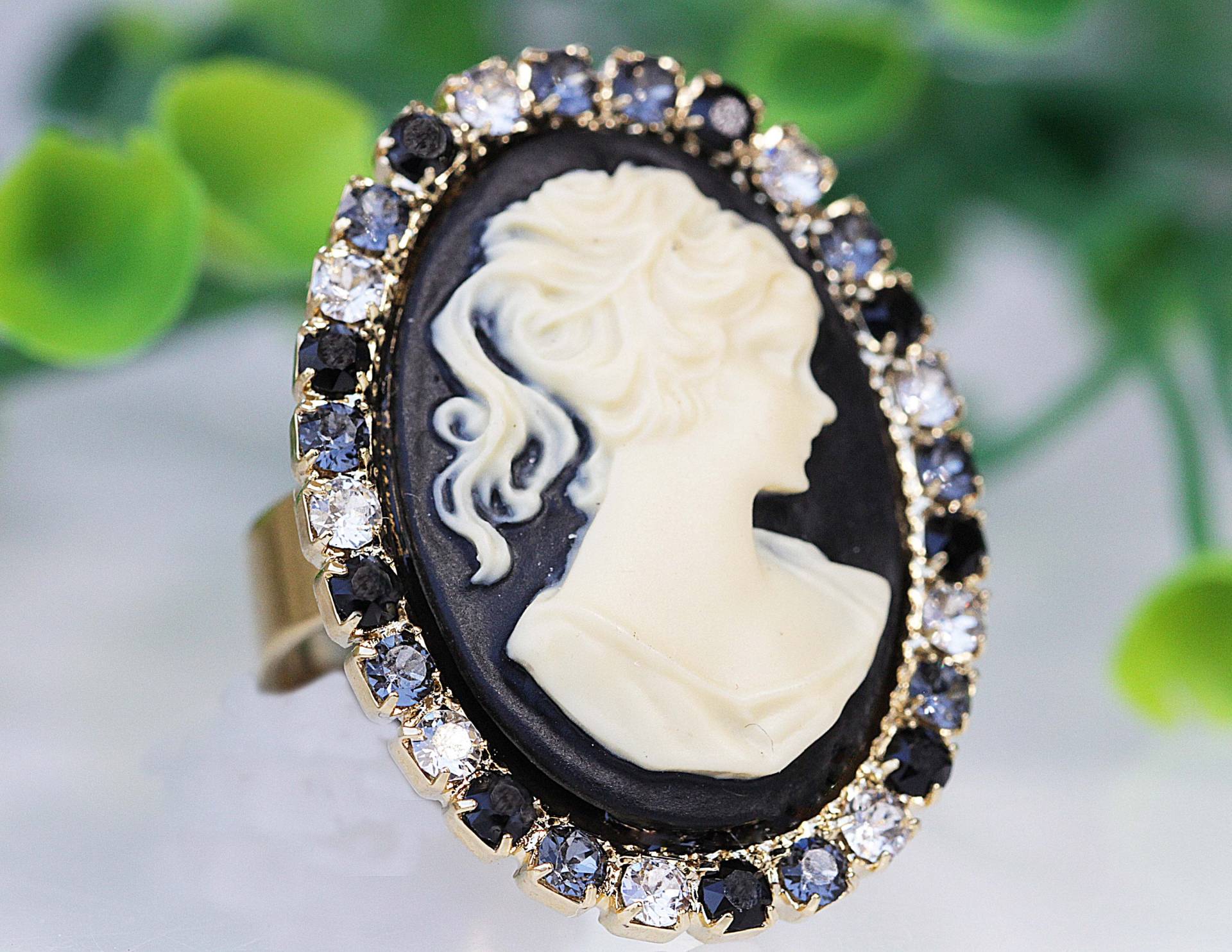 Schwarzer Cameo-Ring, Vintage Cocktailring, Schwarz-Weißer Ring, Statement-Ring, Antiker Stil Lady Cameo Umweltfreundliches Geschenk von rebekajewelry