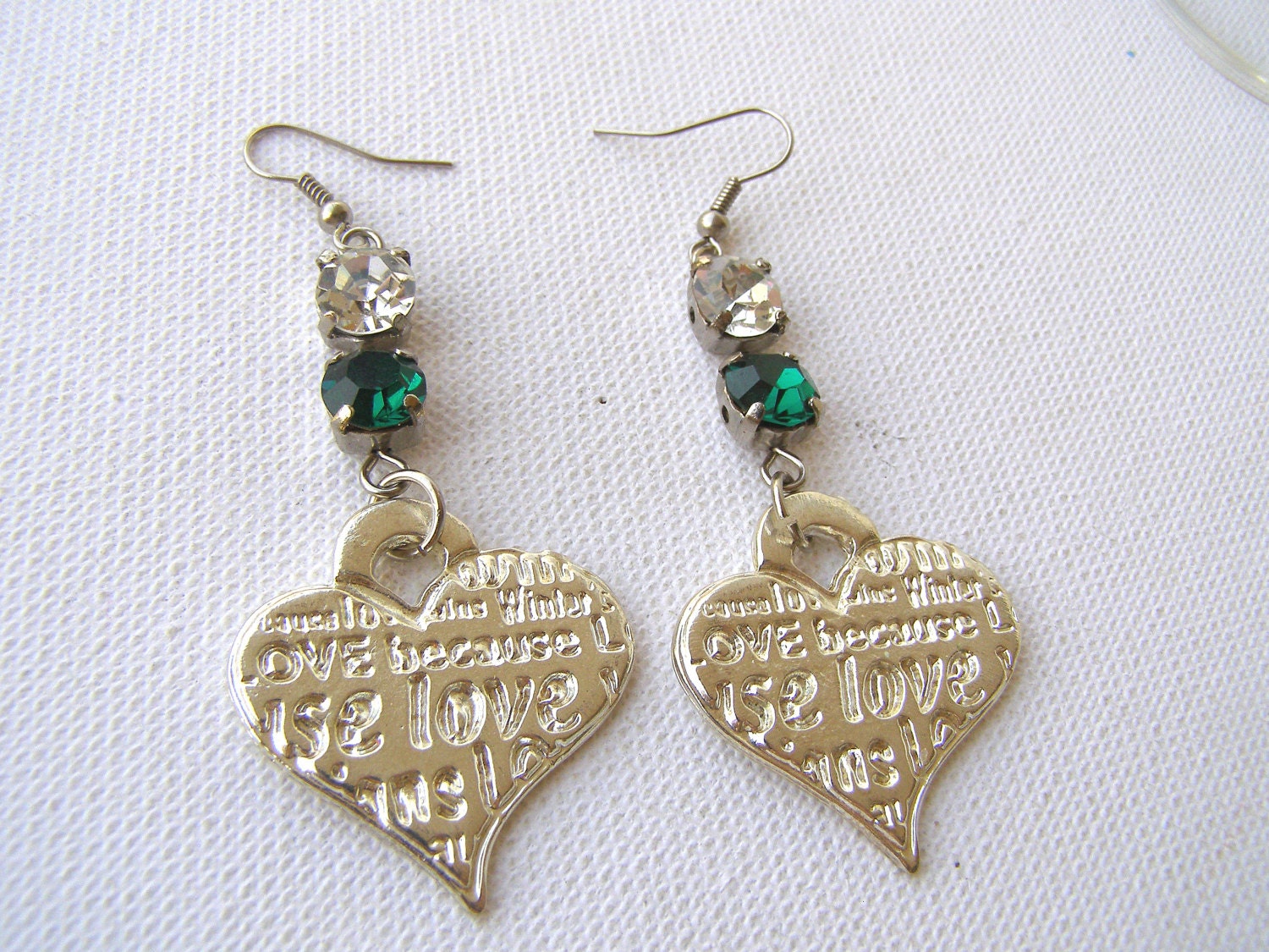 Silber Gravur Herz Ohrringe. Baumeln Grüne Stein Liebe Schmuck Geschenk Für Frau Frauen Baumelt von rebekajewelry