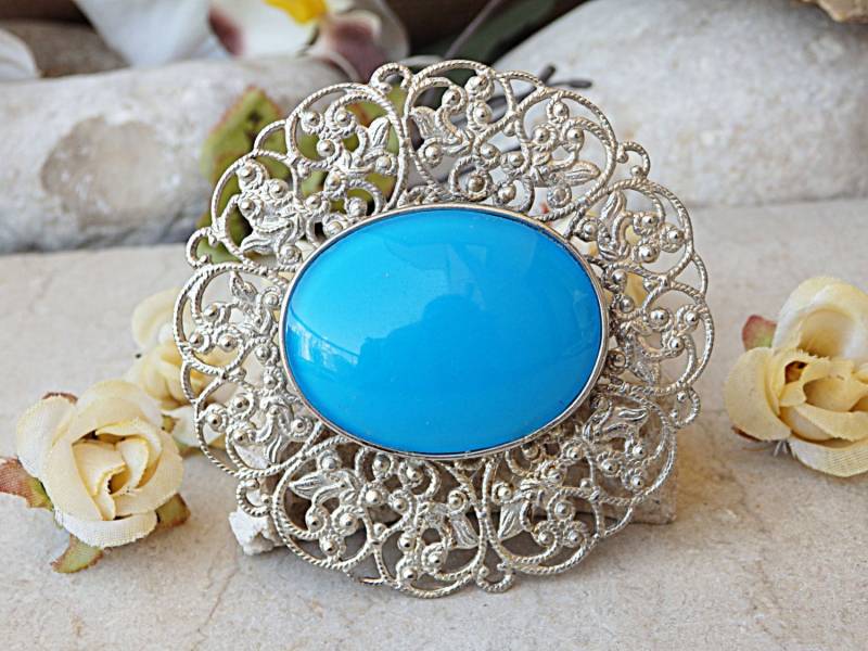 Versilberte Spitzen Brosche Himmelblauer Acrylstein, Boho Pin von rebekajewelry