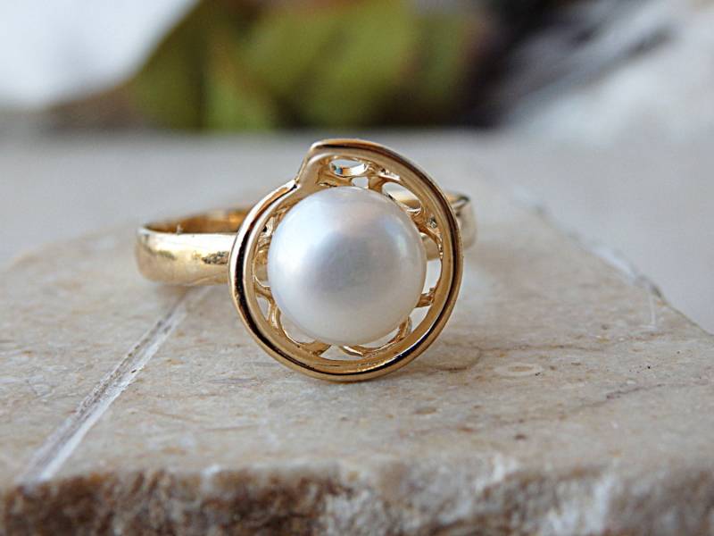 Solitär-Perlenring, Perlen-Ehering, Perlenring Für Die Braut, Weiße Perle Gold Filled Ring, Einzigartiger Ring Mit Weißem Stein. Versprechen von rebekajewelry