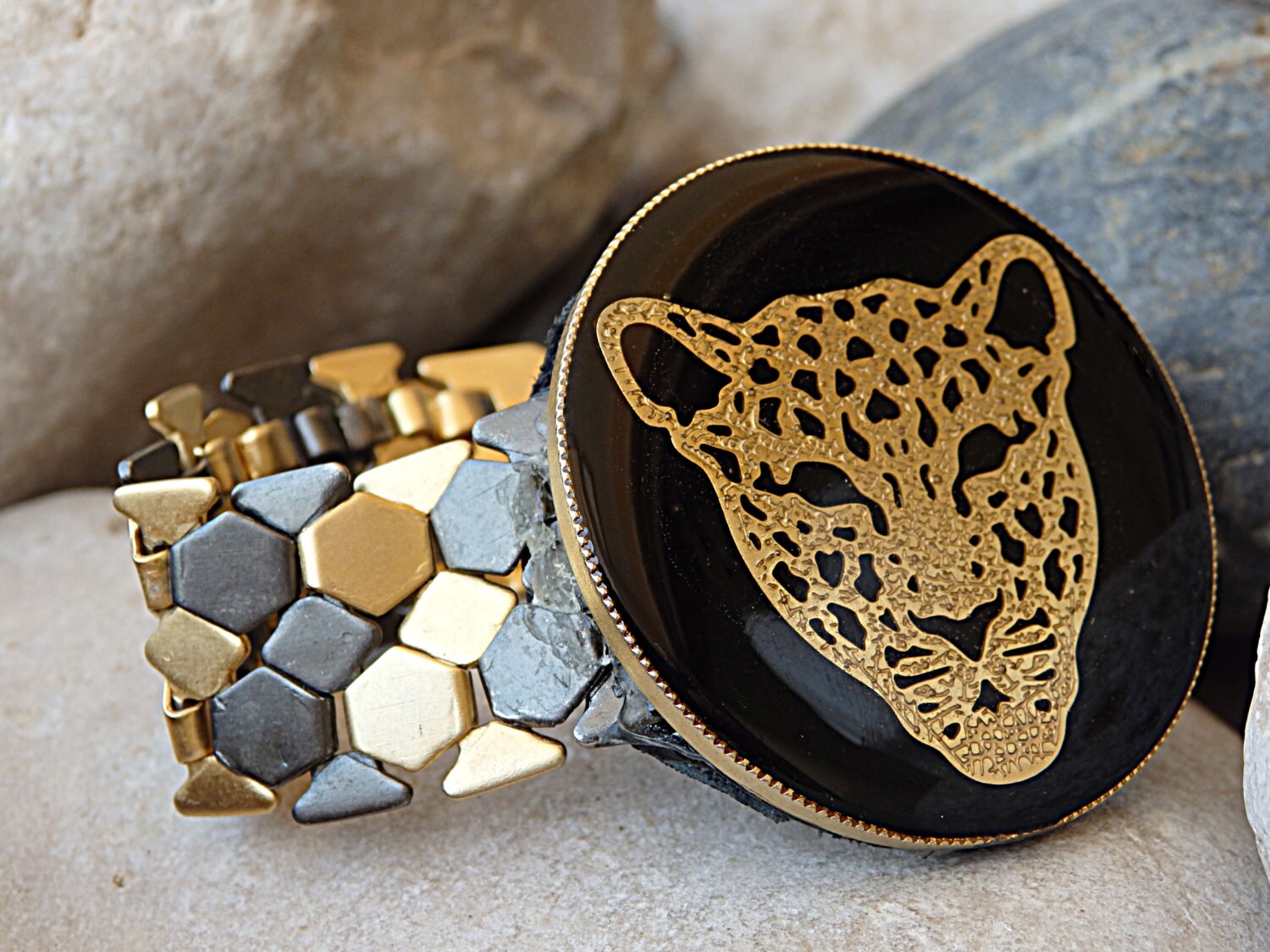 Tiger Armband, Leopard Gold Große Katze, Wildkatze Armreif, Emaille Schmuck, Tier Armband, Schwarz Armband von rebekajewelry