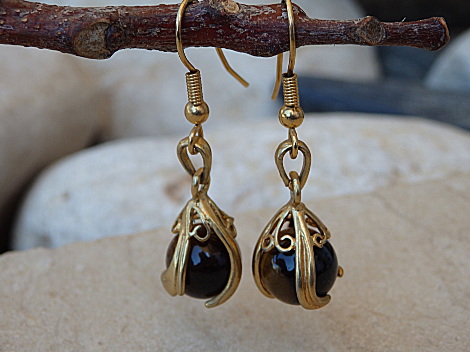 Tigerauge Ohrringe.edelstein Perlen Tropfen Ohrringe, Braun Gold, Briolette Ohrringe. Kleine Ohrringe.tropfen Goldene Kugeln von rebekajewelry