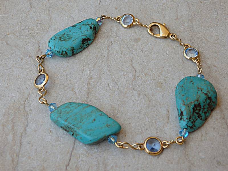 Türkis Und Armband . Dezember Geburtsstein Türkis. Roher Edelstein Armband. Braut Gold von rebekajewelry