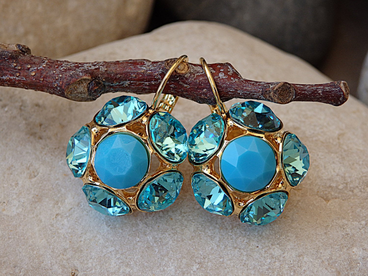 Türkis-Kristall-Halo-Ohrringe Etwas Blau Für Die Bräute, Blumen-Ohrringe von rebekajewelry