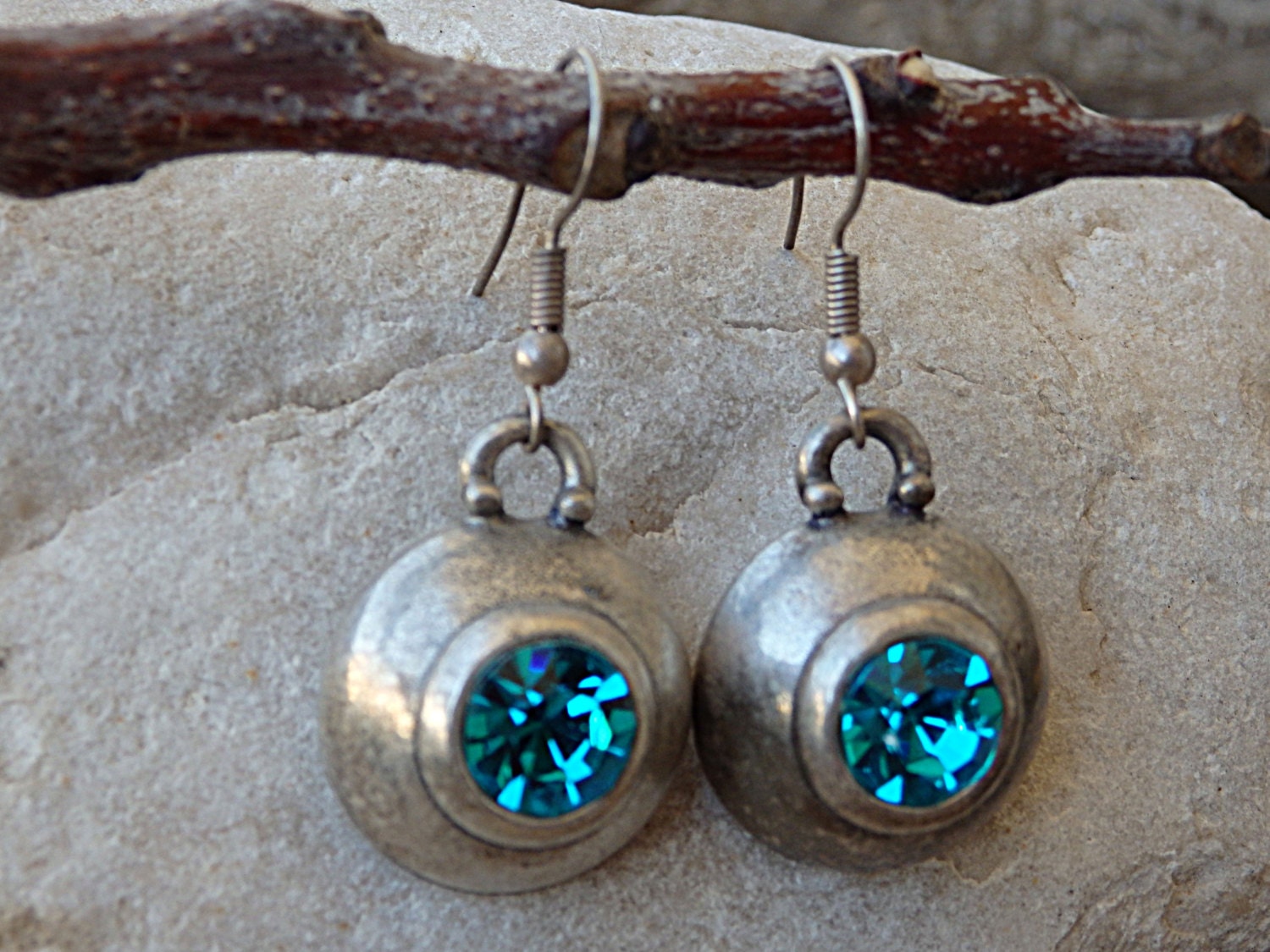 Türkis Strass Ohrringe, Oxidiertes Silber Überzogen, Halo Edelstein von rebekajewelry