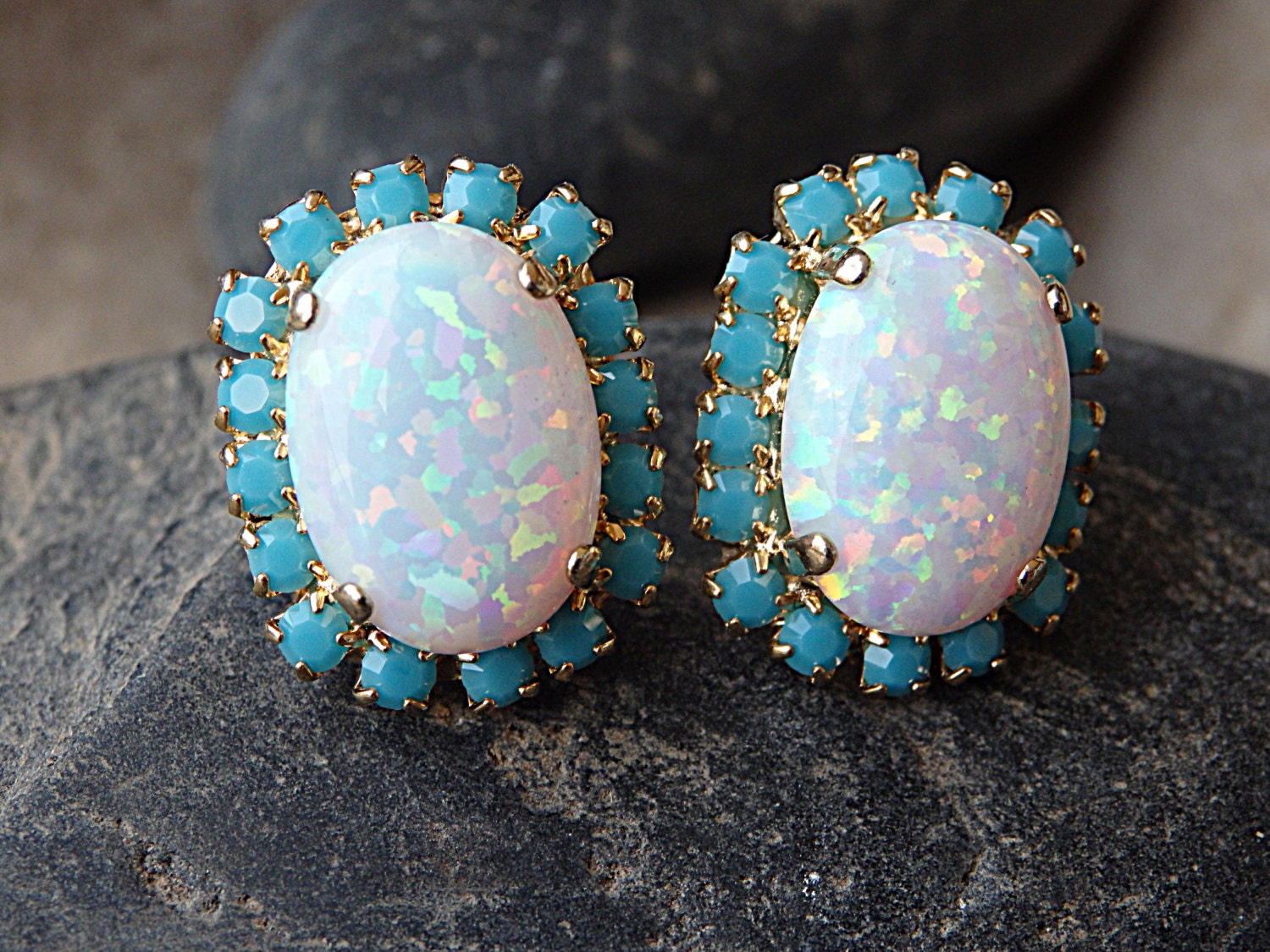 Türkis Und Opal Gold Ohrringe, Ovale Feueropal Ohrstecker, Weiße Hochzeitsschmuck, Brautjungfer Schmuck Geschenk von rebekajewelry