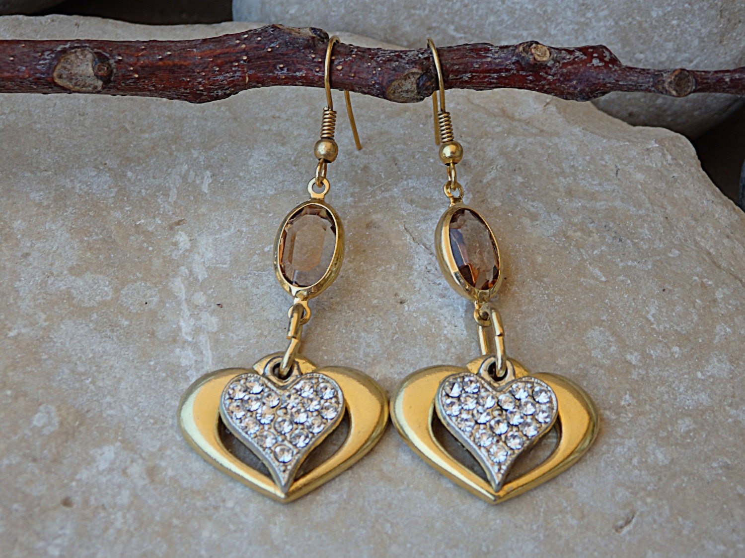 Valentinstag Geschenk, Herzförmige Ohrringe, Vergoldete Ohrringe. Herz Doppelherz Schmuck von rebekajewelry