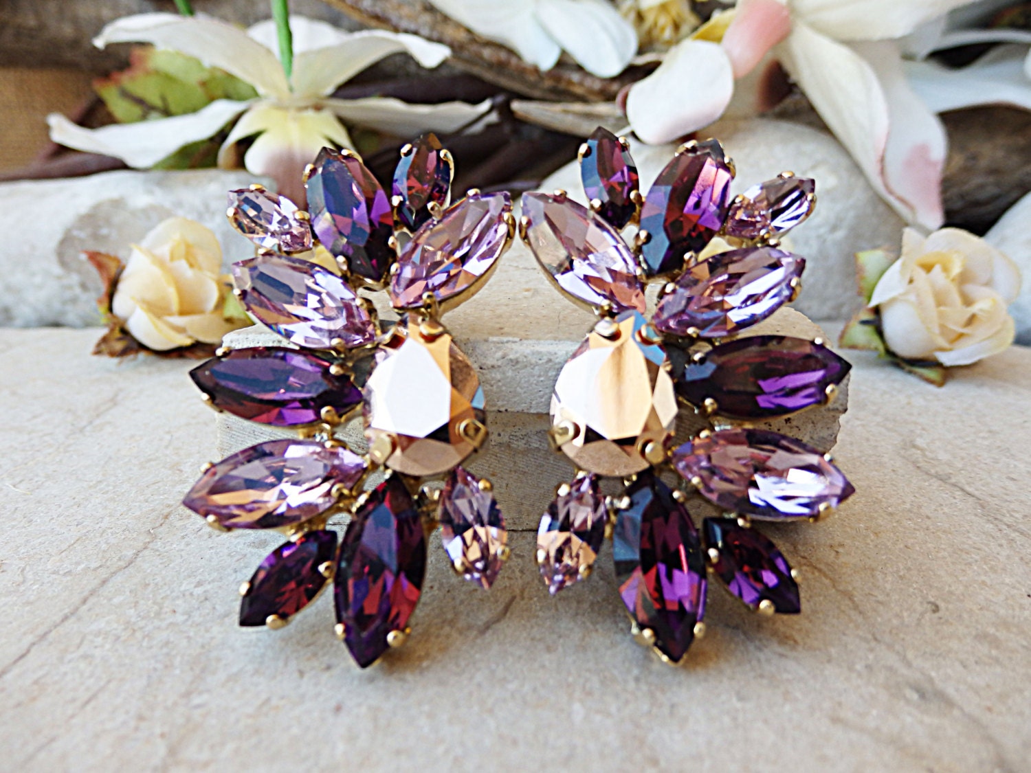Ohrringe in Violett. Rosa Und Lila Ohrringe. Mauve Brautjungfer Schmuck Geschenk. Lila Elegante Ohrringe.statement Orchideen-Hochzeit von rebekajewelry