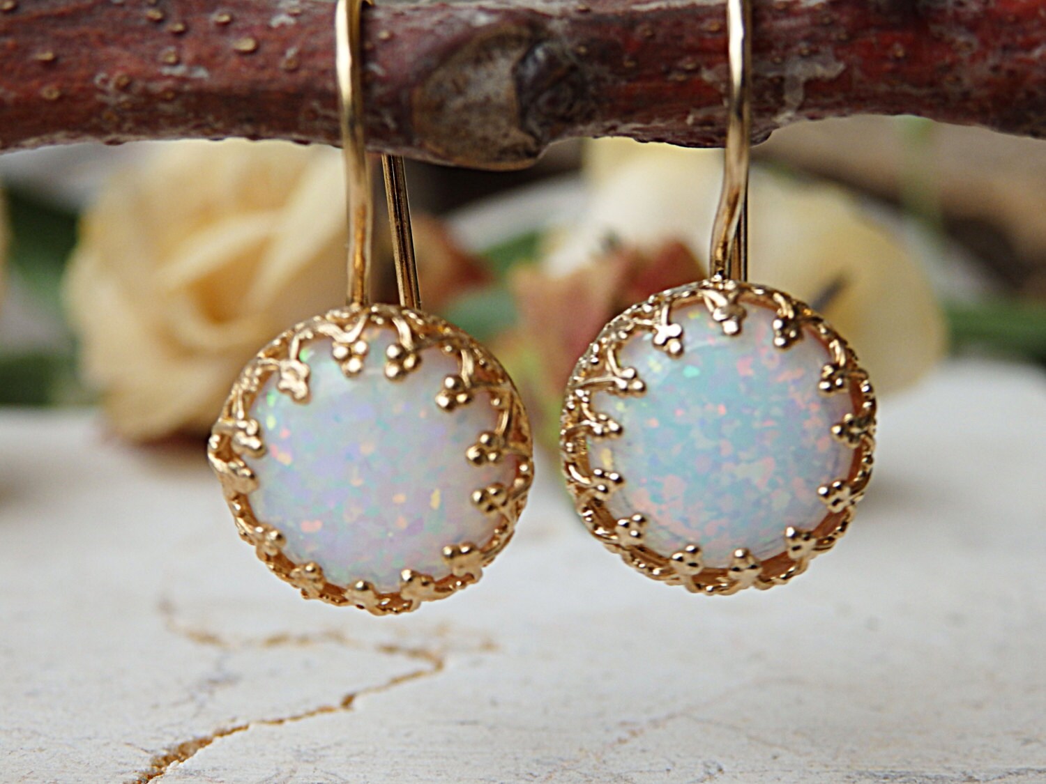 White Opal Gold Filled Ohrringe, Brautschmuck, Oktober Geburtsstein von rebekajewelry