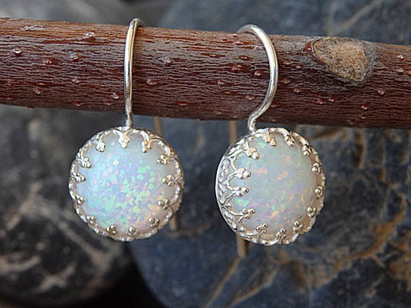 Weißer Opal Sterling Silber Ohrringe, Oktober Geburtsstein, Brautschmuck von rebekajewelry