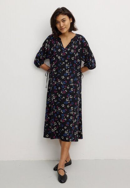 Damen Kleid aus LENZING ECOVERO Viskose - NEMESIA BLOSSOM - recolution von recolution