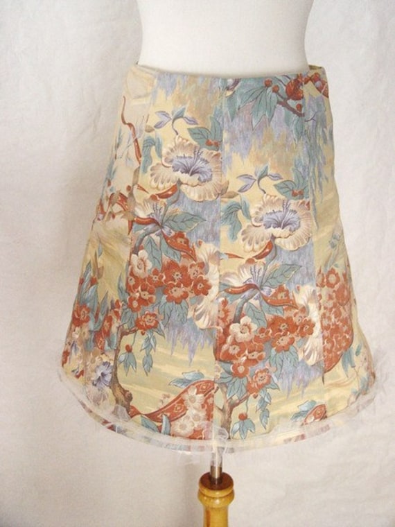 Bahnenrock Aus Recycelten Vintage-Materialien Bahnenrock Aus Recycelten Vintage-Materialien von recyclingfactorybln